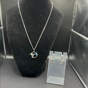 Adorable hummingbird necklace and earring set. Silver tone with blue stones.